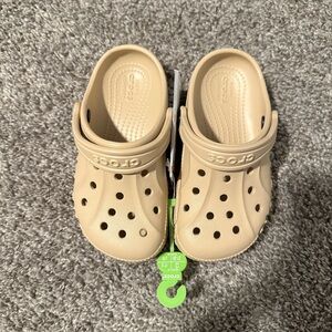 Crocs Classic Clog in Tan